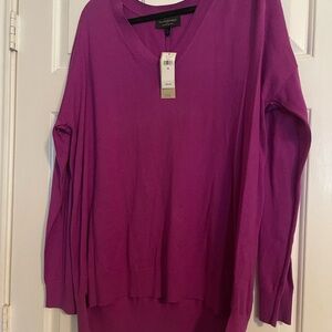 Banana Republic V-Neck Sweater in Fuchsia Purple
